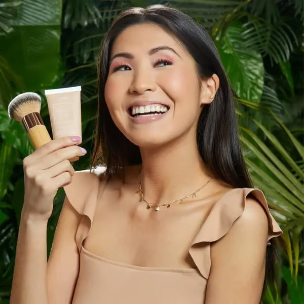 The buffer™ brush - fluffy, dome foundation brush